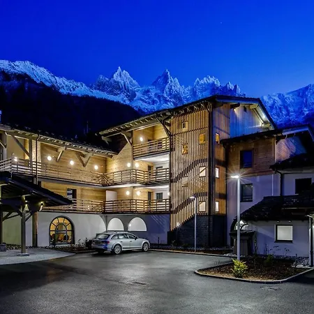 公寓 Praz Vue Mt Blanc Piscine 霞慕尼